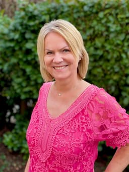 Dr. Margit Novotny
